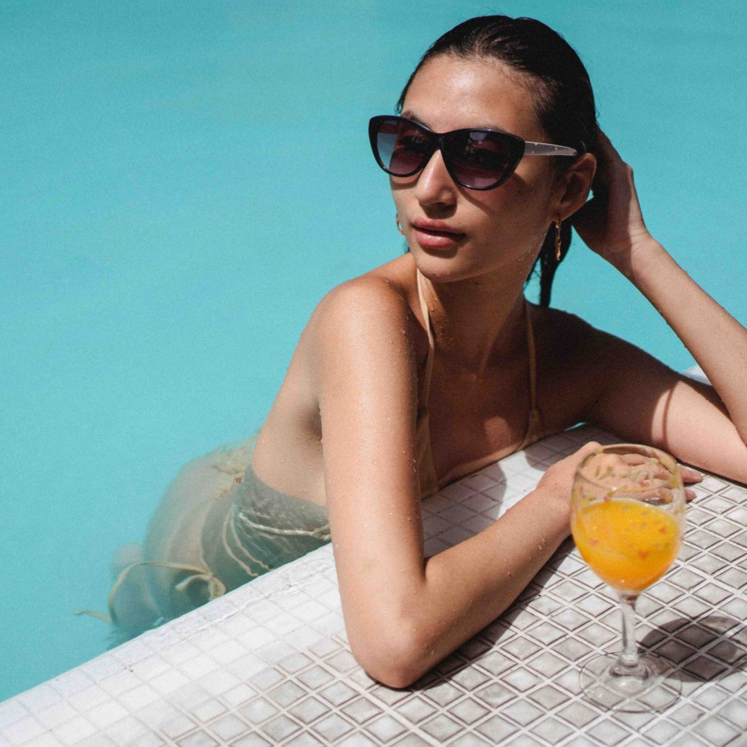 The Metropolitan Detroit: HOT TRANSITIONAL SWIMWEAR