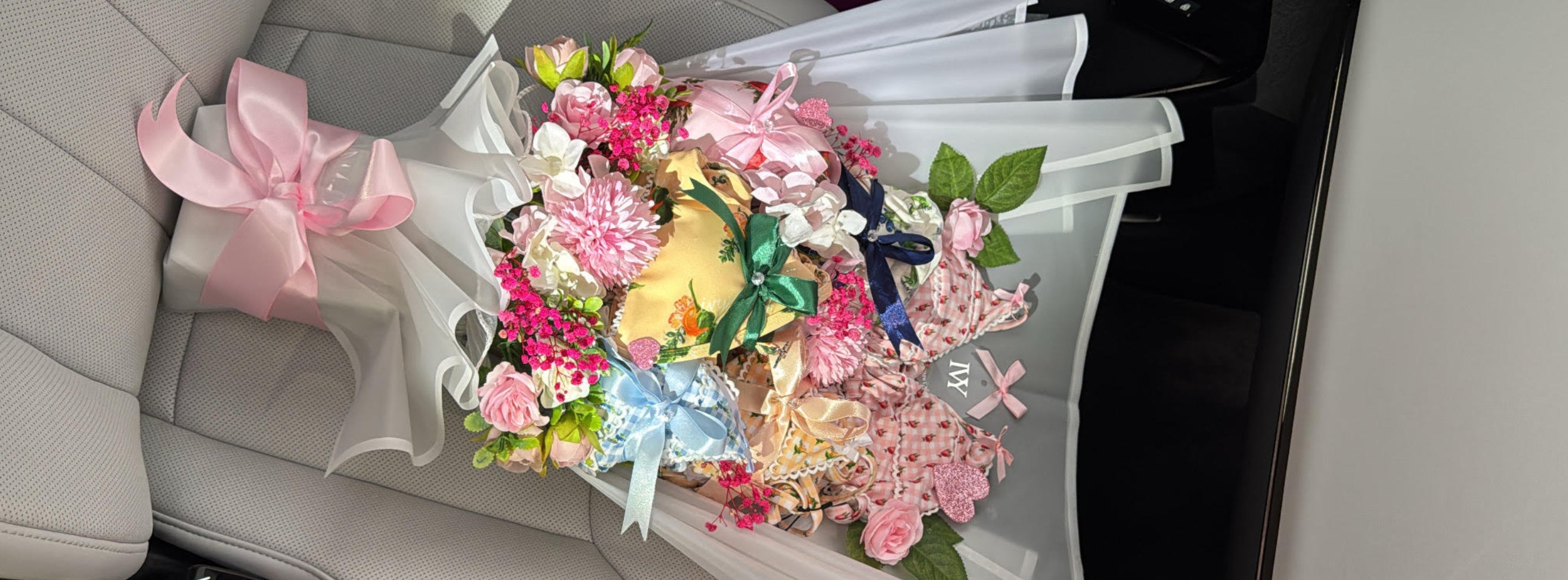 Get Inspired: DIY Bikini Bouquets